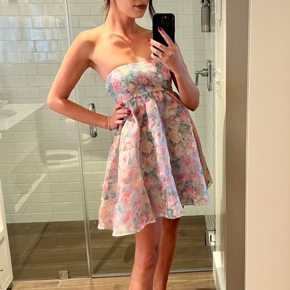 Like New Selkie Strapless Floral Puff Dress